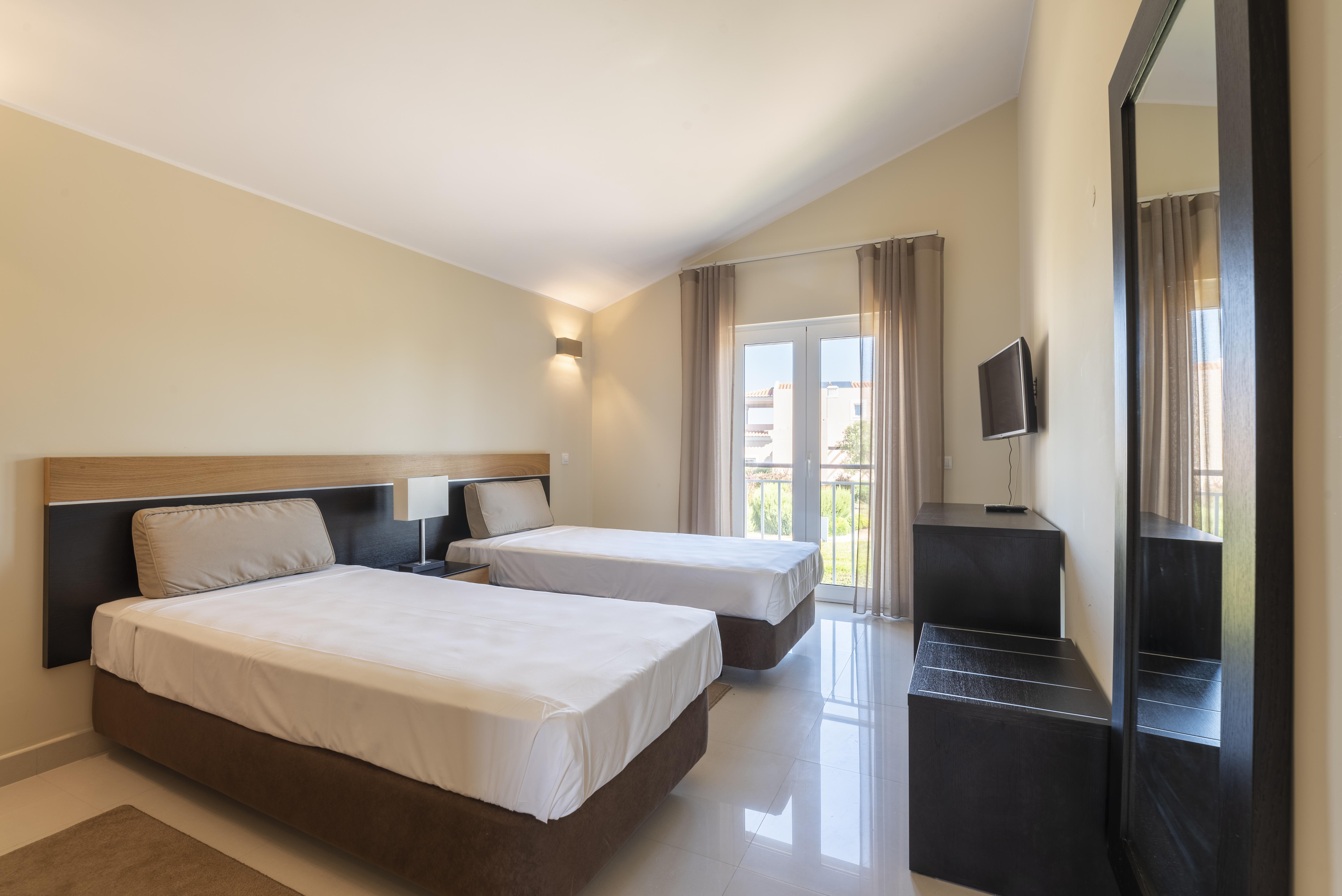 Vale Da Lapa Village Resort Carvoeiro  Exterior photo A typical bedroom at the hotel